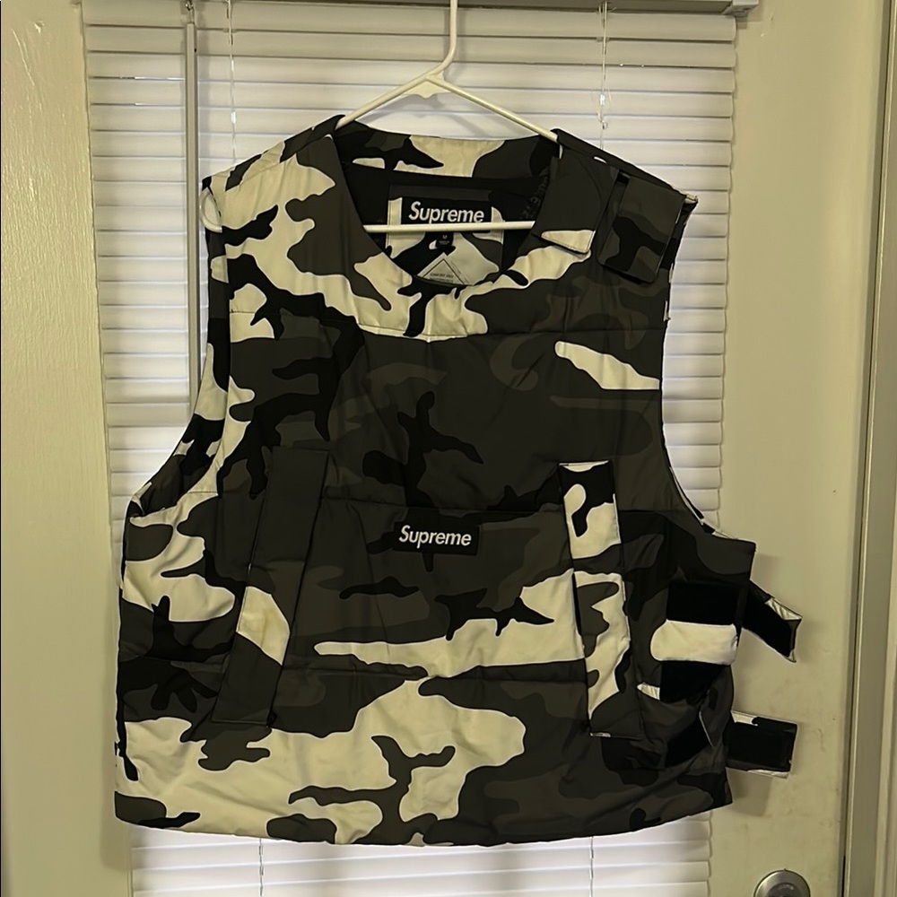 Supreme Women's Black and White Camouflage Vest